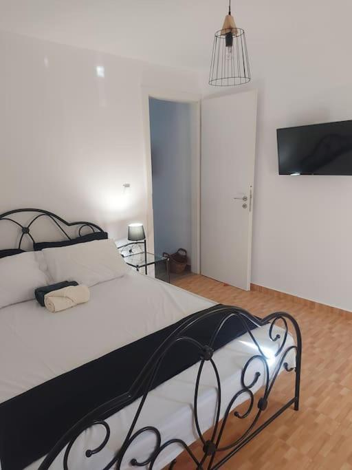 Houlia Home Διαμέρισμα Με Δωρεάν Χώρο Στάθμευσης Steniaí Dış mekan fotoğraf